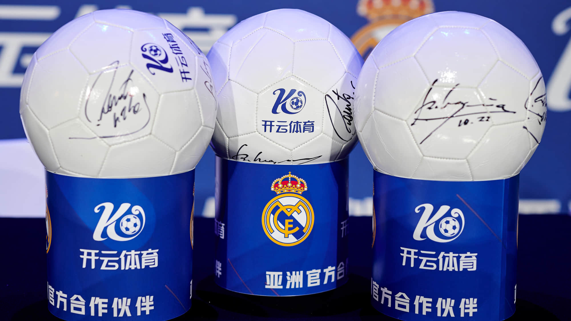 赖因德斯:曼城阵容里人人都能当首发,在这踢球就是可能坐替补席 赖因德斯:曼城阵容里人人都能当首发,在这踢球就是可能坐替补席